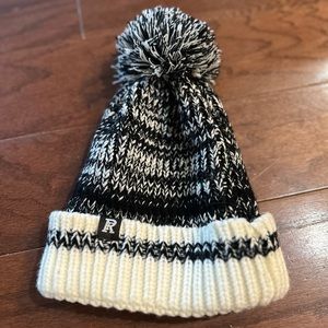 R Black and White Pom Pom Knit Soft Beanie Ski Winter Hat One Size